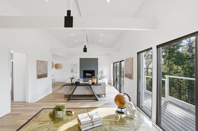 563 El Granada Boulevard, El Granada, CA 94018