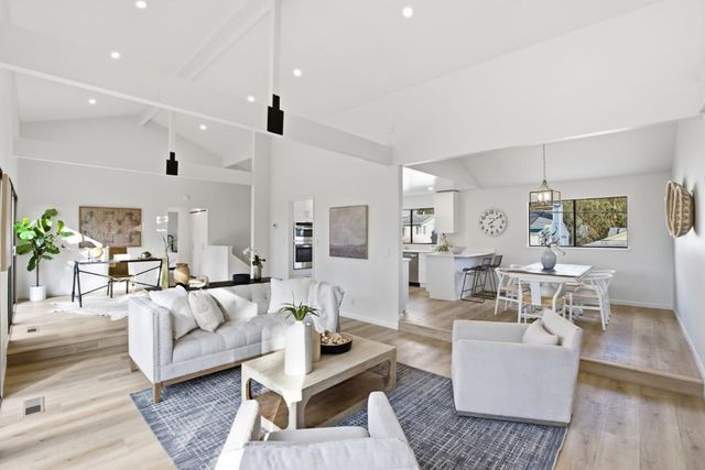 563 El Granada Boulevard, El Granada, CA 94018