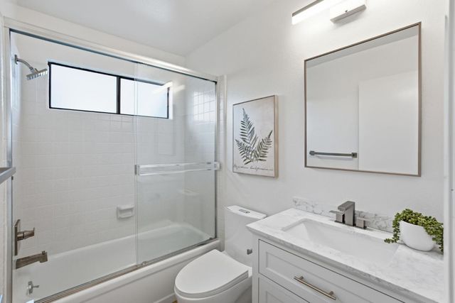 563 El Granada Boulevard, El Granada, CA 94018