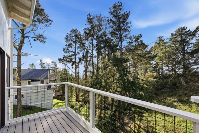 563 El Granada Boulevard, El Granada, CA 94018