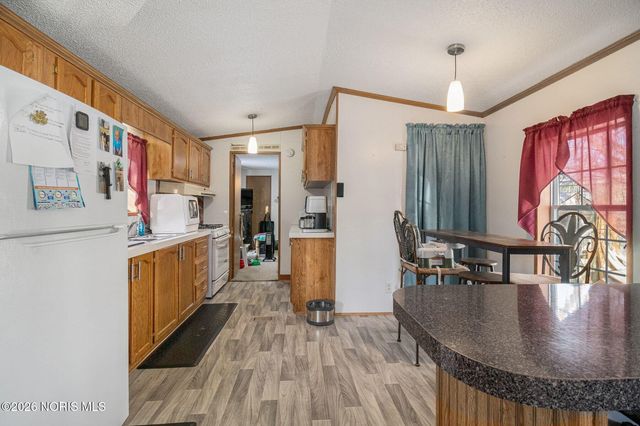 10487 Co Rd 4, 124, Swanton, OH 43558