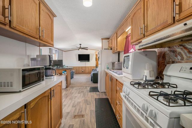 10487 Co Rd 4, 124, Swanton, OH 43558