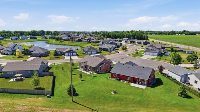 1406 W Summerwood Trail, Dilworth, MN 56529