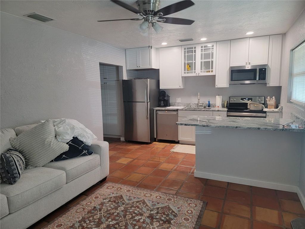 2117 3RD AVENUE E, BRADENTON, FL 34208 — photo 2