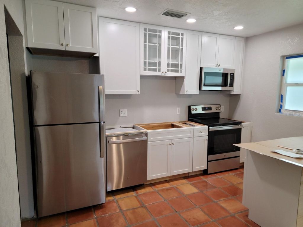 2117 3RD AVENUE E, BRADENTON, FL 34208 — photo 3