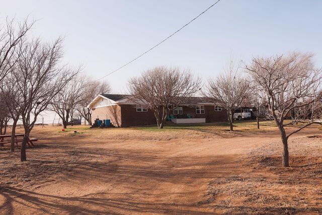 660 County Road K, Plainview, TX 79072