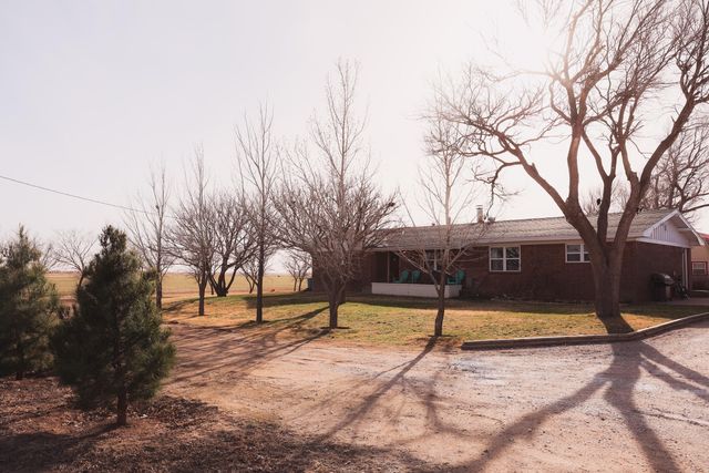 660 County Road K, Plainview, TX 79072