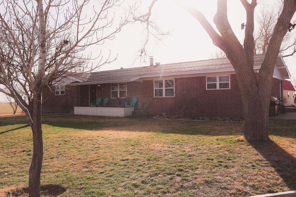 660 County Road K, Plainview, TX 79072