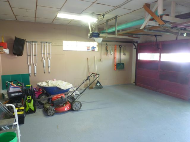 2520 Hemmeter Street, Saginaw, MI 48603