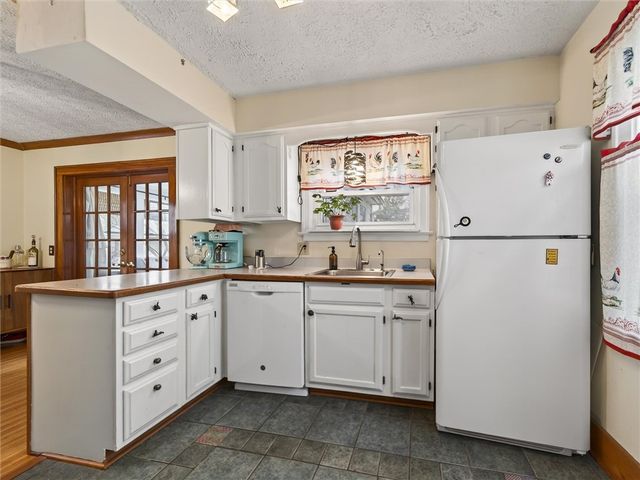 112 Maplehurst Road, Irondequoit, NY 14617