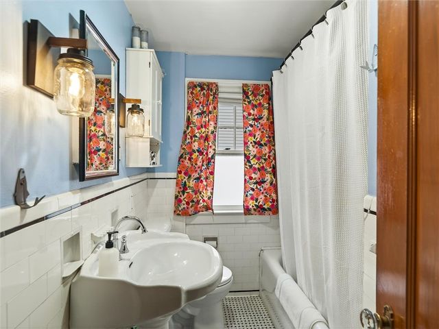 112 Maplehurst Road, Irondequoit, NY 14617