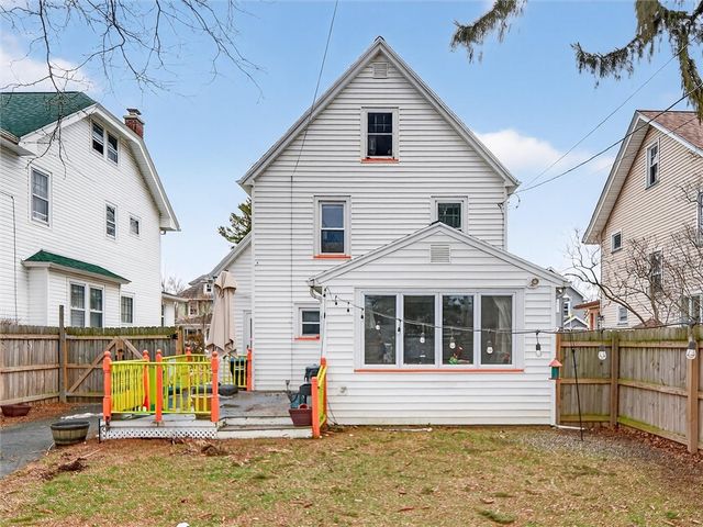 112 Maplehurst Road, Irondequoit, NY 14617