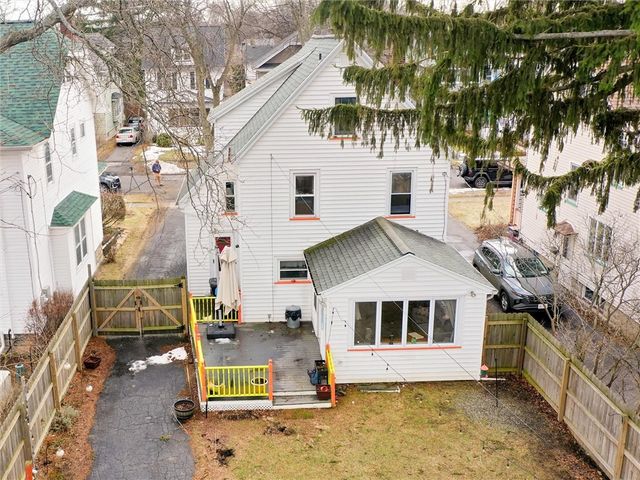 112 Maplehurst Road, Irondequoit, NY 14617