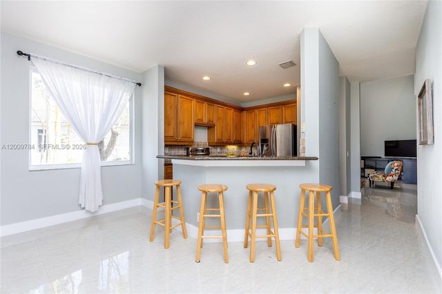 980 Golden Cane Dr, Weston, FL 33327