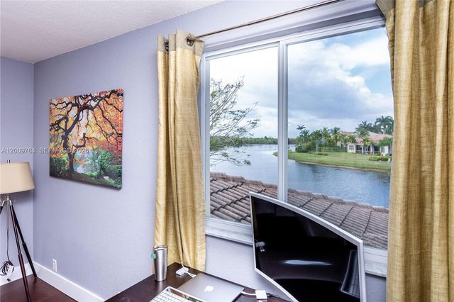 980 Golden Cane Dr, Weston, FL 33327