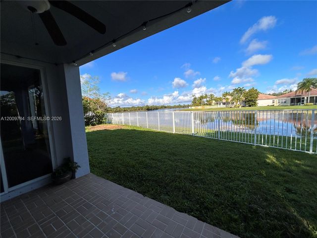 980 Golden Cane Dr, Weston, FL 33327