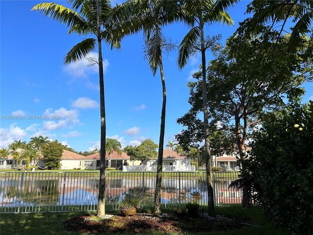 980 Golden Cane Dr, Weston, FL 33327