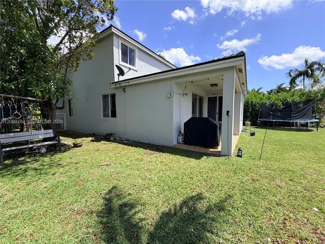 980 Golden Cane Dr, Weston, FL 33327