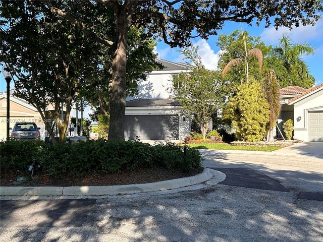 980 Golden Cane Dr, Weston, FL 33327