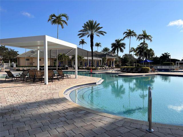 980 Golden Cane Dr, Weston, FL 33327