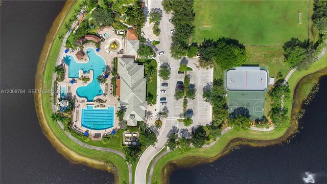 980 Golden Cane Dr, Weston, FL 33327