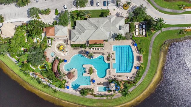 980 Golden Cane Dr, Weston, FL 33327