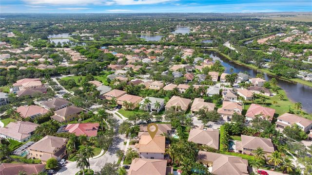 980 Golden Cane Dr, Weston, FL 33327