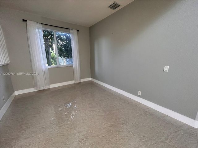 980 Golden Cane Dr, Weston, FL 33327