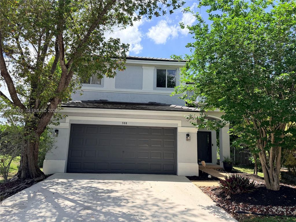 980 Golden Cane Dr, Weston, FL 33327