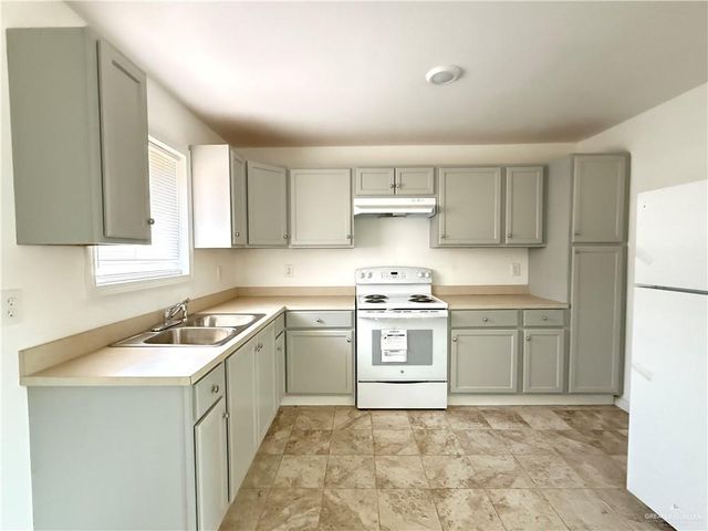 415 W Edinburg Avenue 107, Elsa, TX 78543