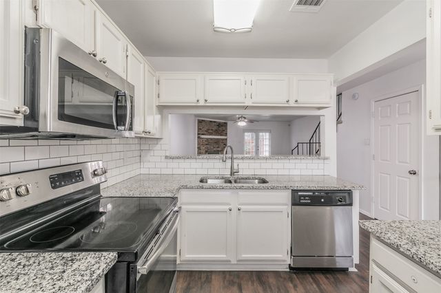 54 Abbey Road, Euless, TX 76039
