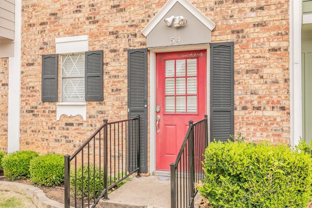 54 Abbey Road, Euless, TX 76039