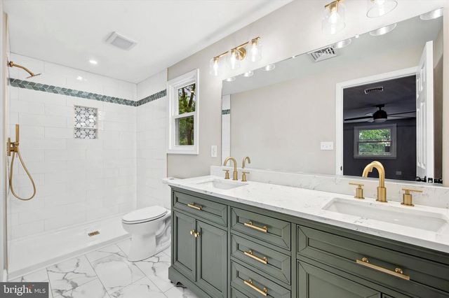 578 WESTWOOD DR, Downingtown, PA 19335