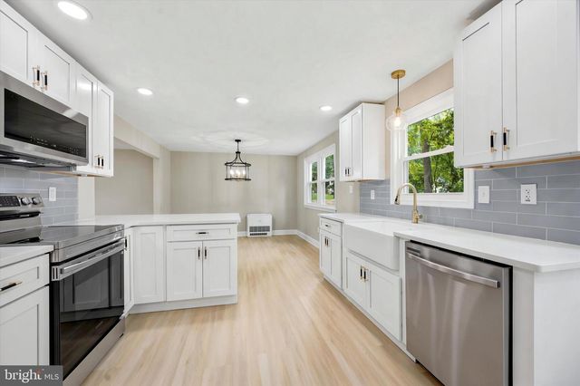 578 WESTWOOD DR, Downingtown, PA 19335