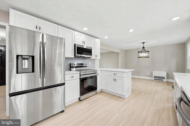 578 WESTWOOD DR, Downingtown, PA 19335