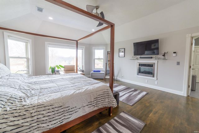 2177 Ledgewood Court, Newburgh, IN 47630