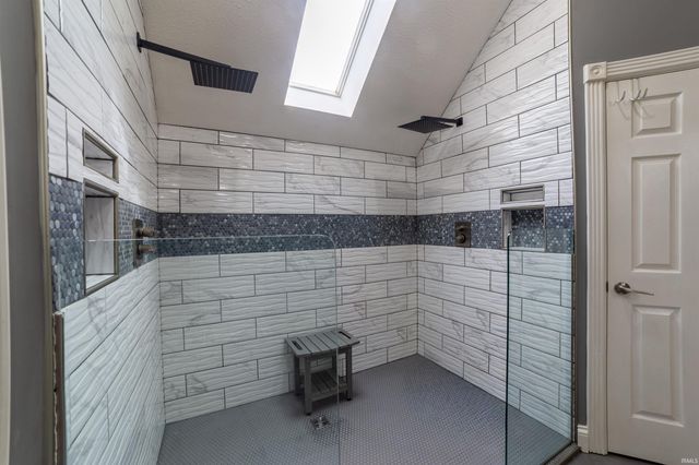 2177 Ledgewood Court, Newburgh, IN 47630