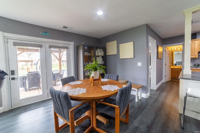 2177 Ledgewood Court, Newburgh, IN 47630