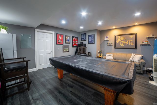 2177 Ledgewood Court, Newburgh, IN 47630