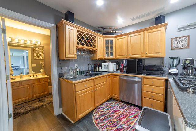 2177 Ledgewood Court, Newburgh, IN 47630