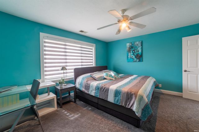 2177 Ledgewood Court, Newburgh, IN 47630