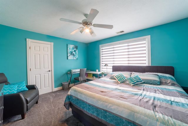 2177 Ledgewood Court, Newburgh, IN 47630