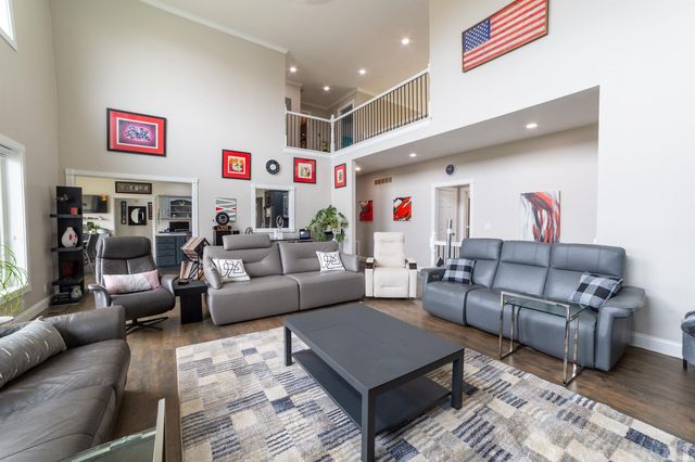 2177 Ledgewood Court, Newburgh, IN 47630