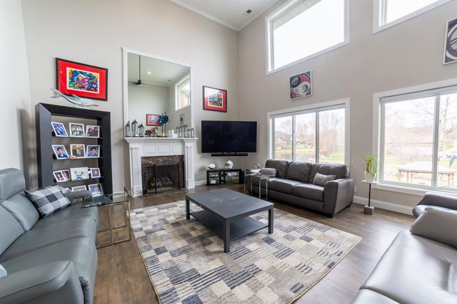 2177 Ledgewood Court, Newburgh, IN 47630