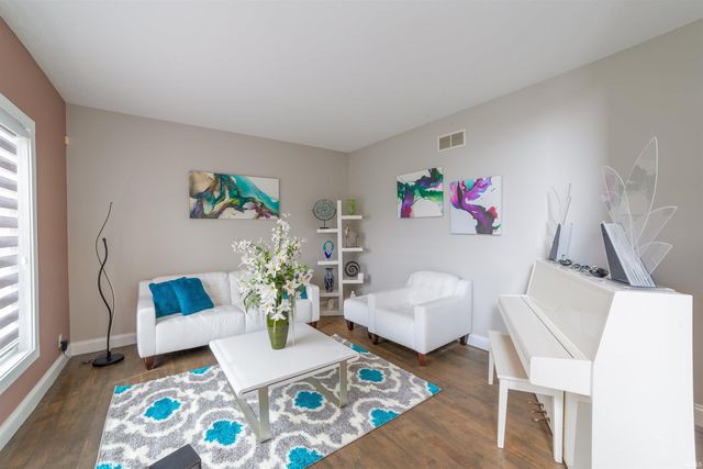 2177 Ledgewood Court, Newburgh, IN 47630