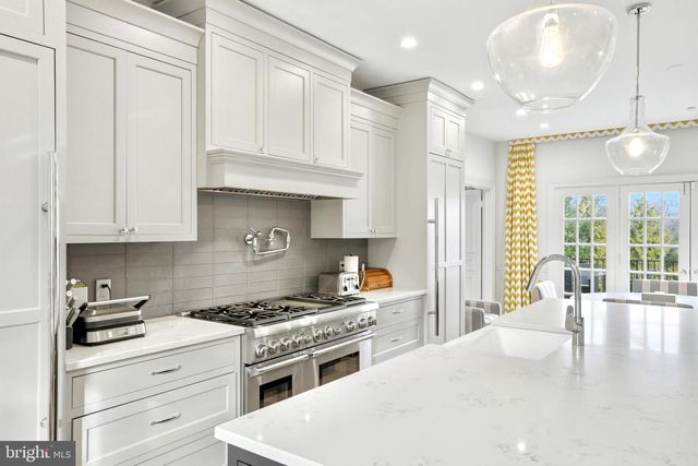 6202 VERNON PALMER CT, Mclean, VA 22101