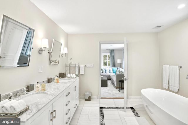 6202 VERNON PALMER CT, Mclean, VA 22101