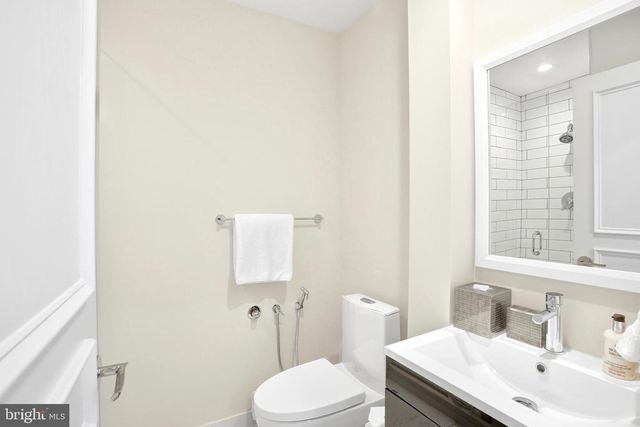 6202 VERNON PALMER CT, Mclean, VA 22101