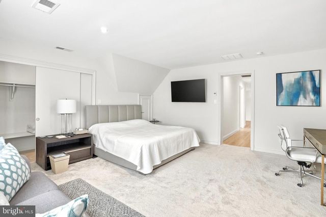 6202 VERNON PALMER CT, Mclean, VA 22101