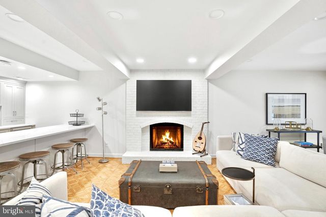 6202 VERNON PALMER CT, Mclean, VA 22101